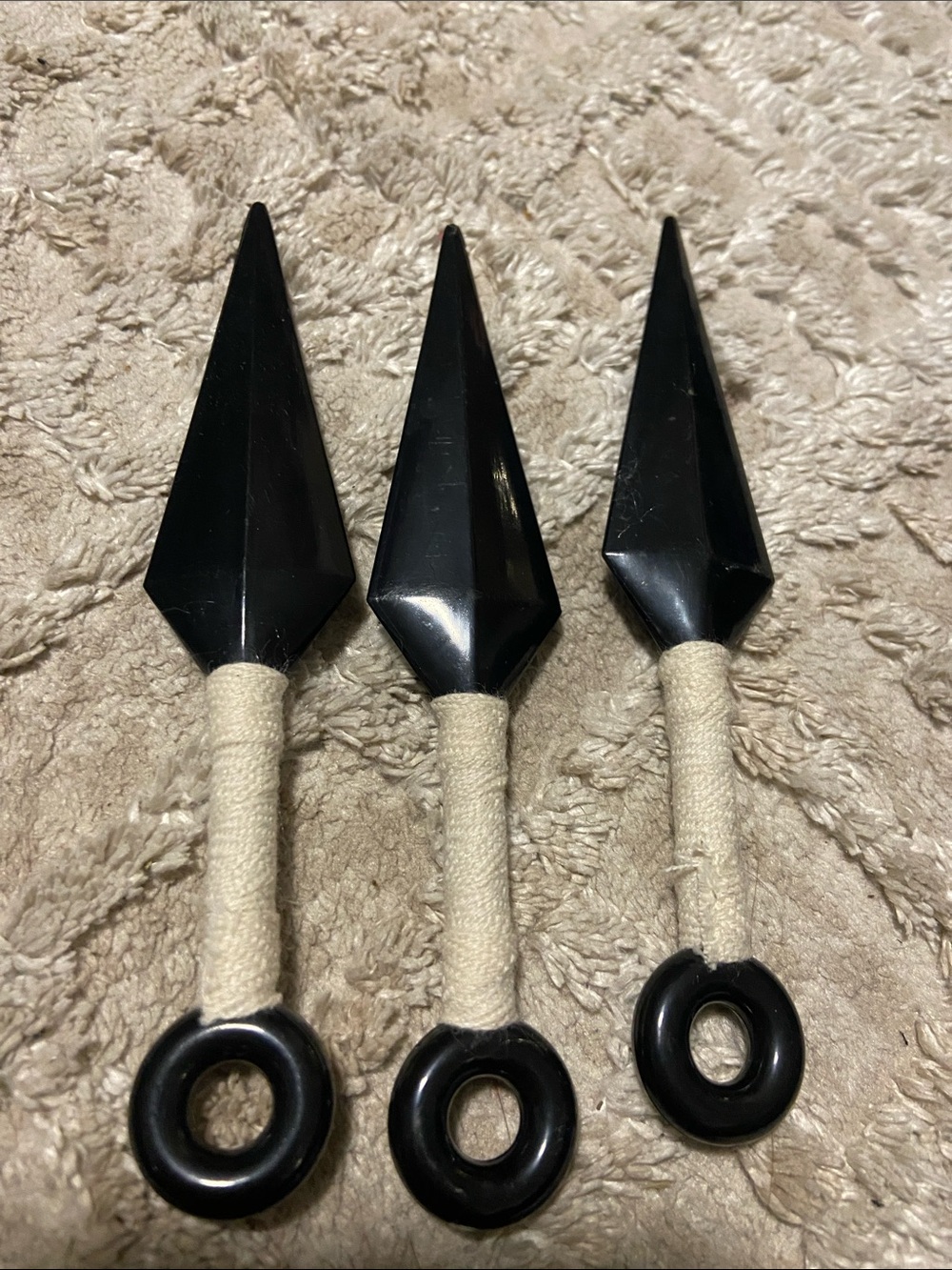 3 kunai knives
